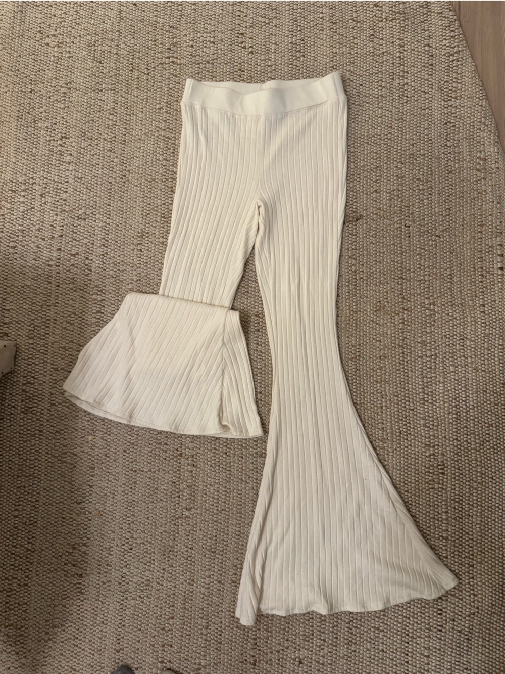 L'AGENCE Ivory Ribbed Flared Knit Pant